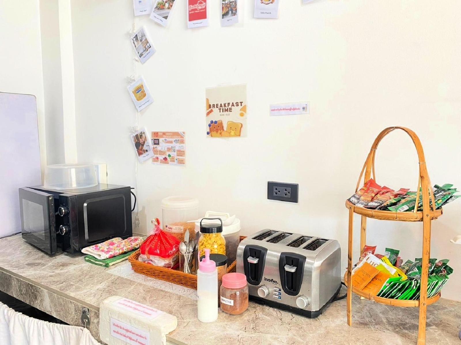 Baan Kun Mhor Hostel บ้านคุณหมอโฮสเทล بانكوك المظهر الخارجي الصورة