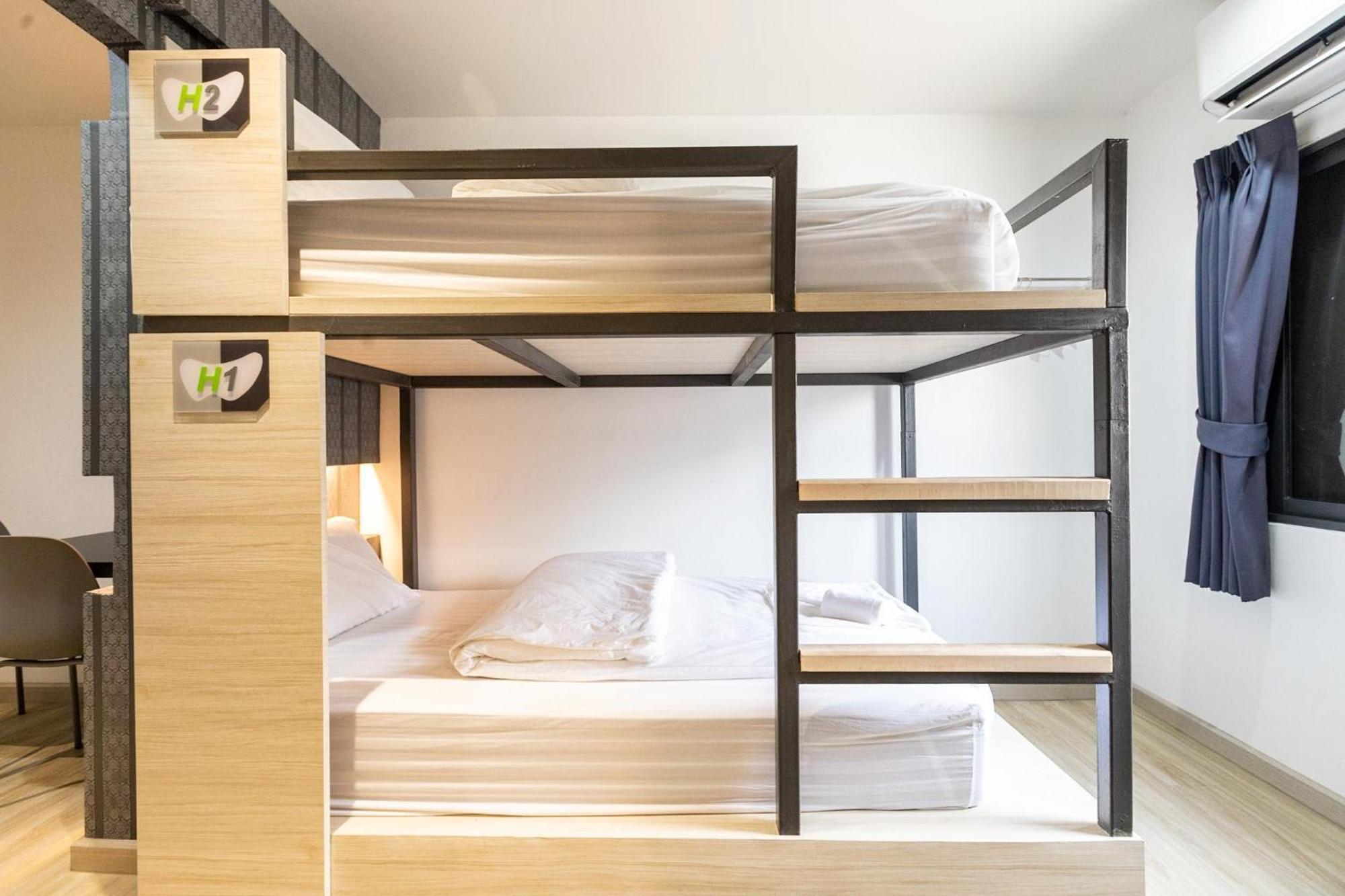 Baan Kun Mhor Hostel บ้านคุณหมอโฮสเทล بانكوك المظهر الخارجي الصورة